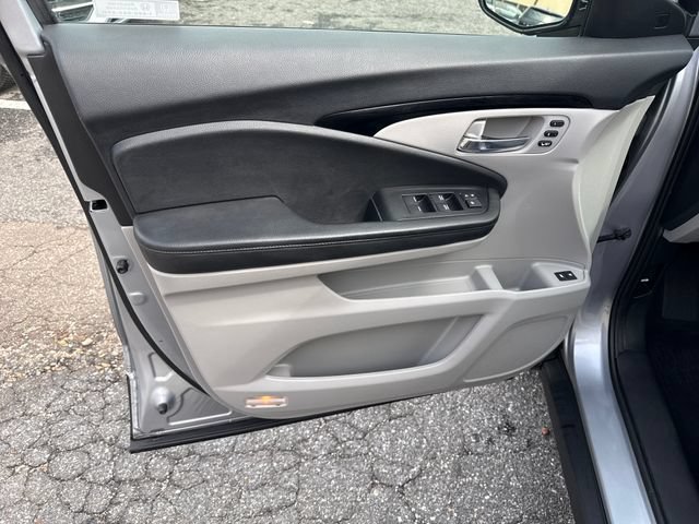 Used 2021 Honda Pilot Touring image 10