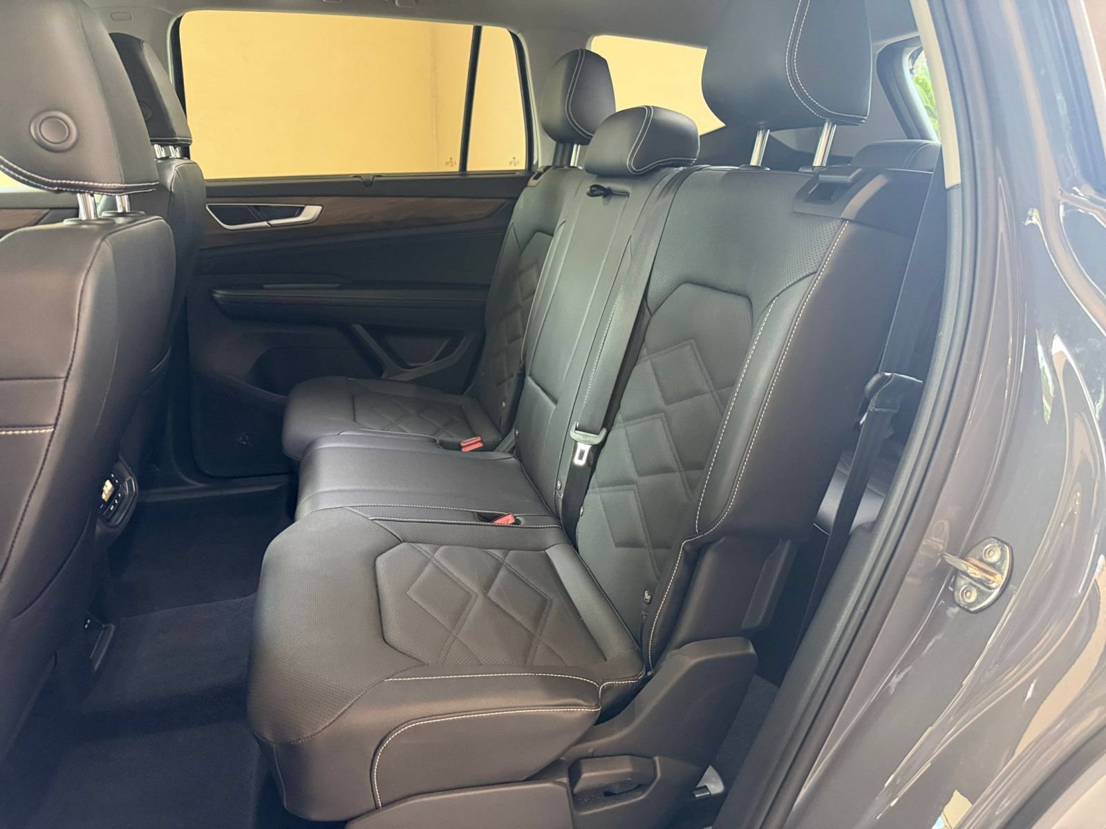Used 2026 Volkswagen Atlas SE FWD image 18