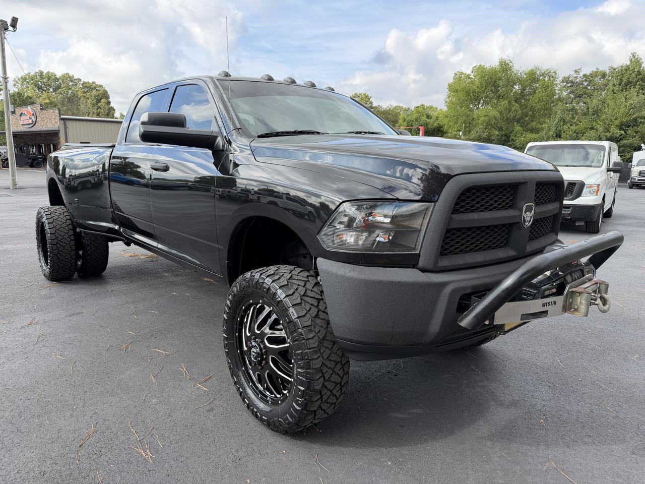 Used 2017 RAM 3500 Tradesman w/ Chrome Appearance Group AWD/4WD image 6
