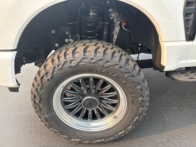 Used 2025 Ford F350 Platinum w/ Tremor Off-Road Package AWD/4WD image 4