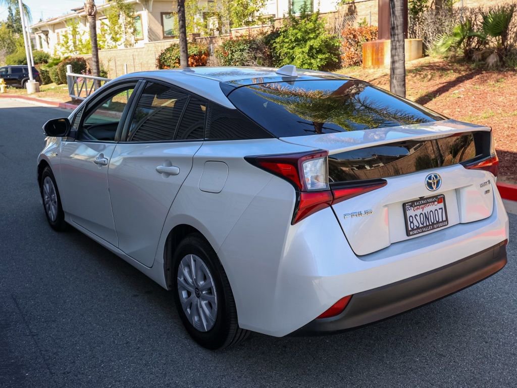Used 2021 Toyota Prius L Eco image 6