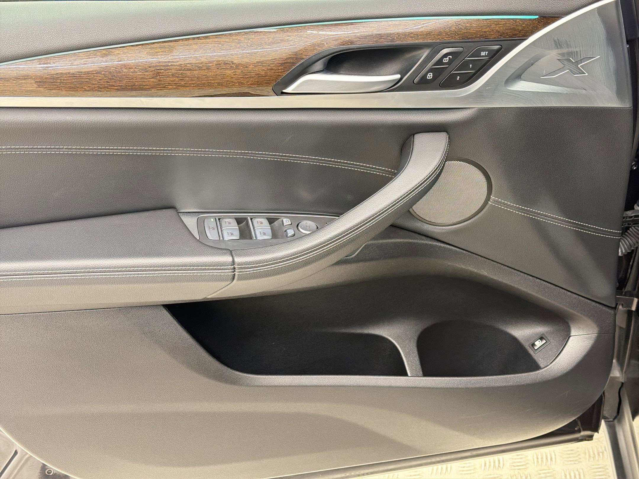 Used 2021 BMW X3 xDrive30e w/ Executive Package image 13