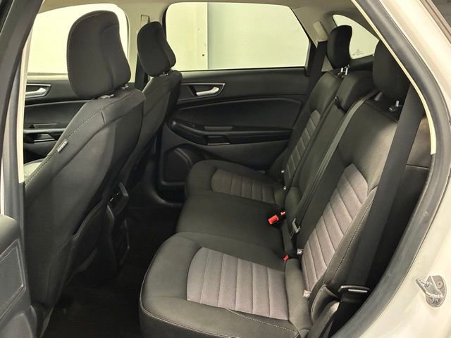 Used 2020 Ford Edge SE image 25