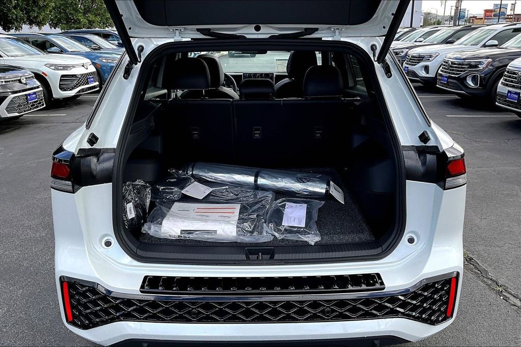 New 2026 Volkswagen Tiguan SE R-Line image 23