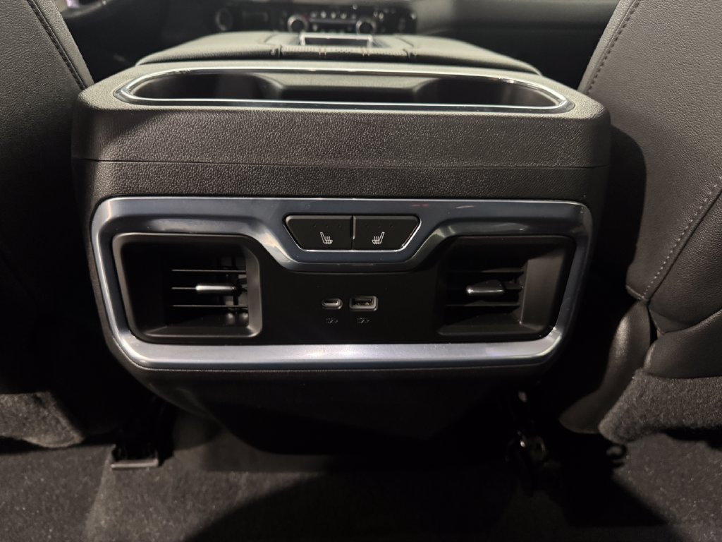 Used 2022 Chevrolet Silverado 1500 High Country w/ High Country Premium Package AWD/4WD image 38