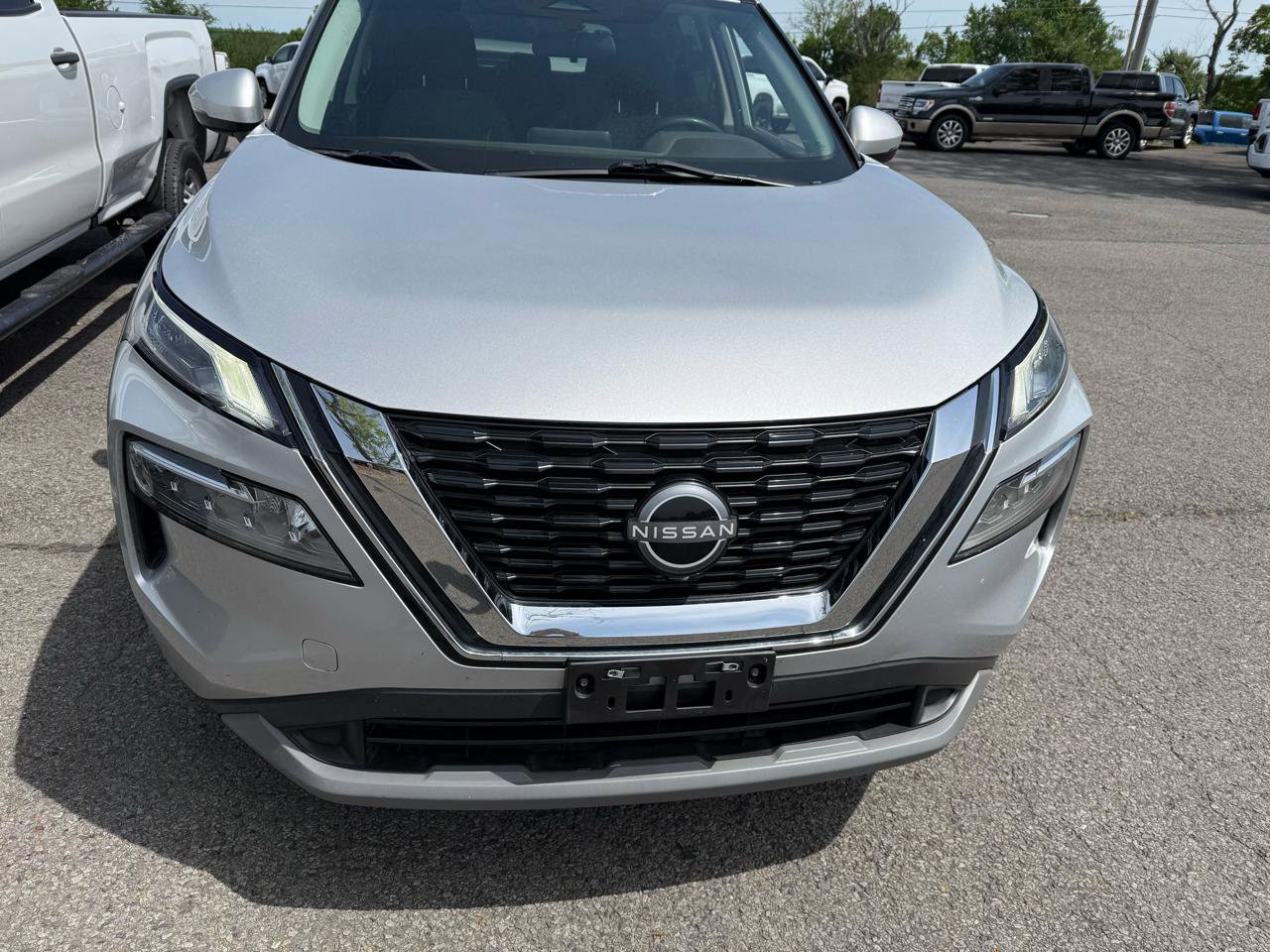 Used 2022 Nissan Rogue SV FWD image 4