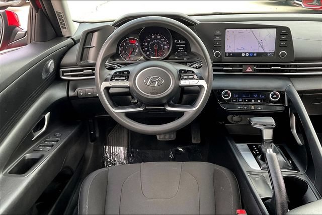 Certified 2021 Hyundai Elantra SEL FWD image 8