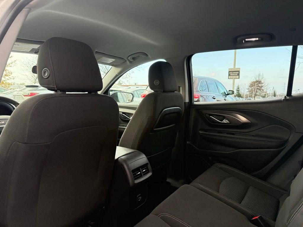 Used 2023 GMC Terrain SLE w/ Driver Convenience Package image 16