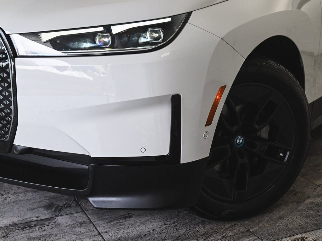 Used 2024 BMW iX xDrive50 w/ Premium Package AWD/4WD image 37