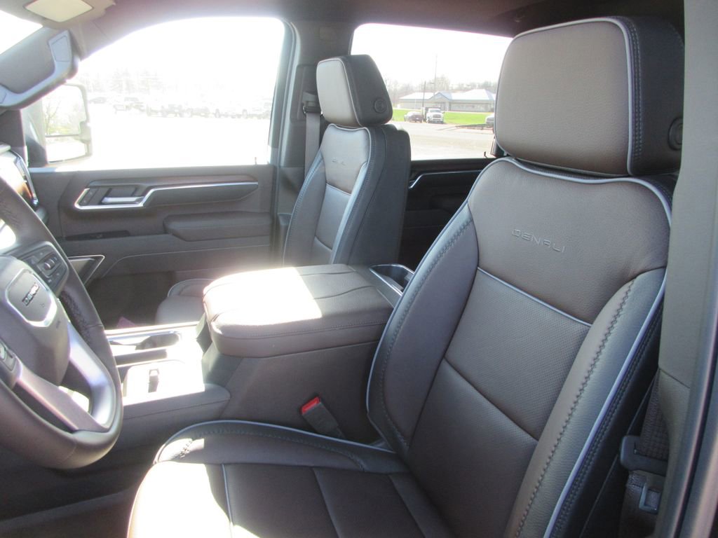 New 2026 GMC Sierra 3500 Denali w/ Denali Reserve Package image 14