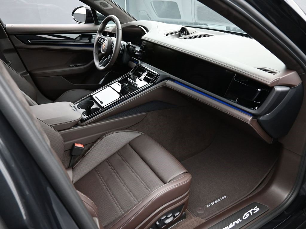 New 2026 Porsche Panamera GTS image 33