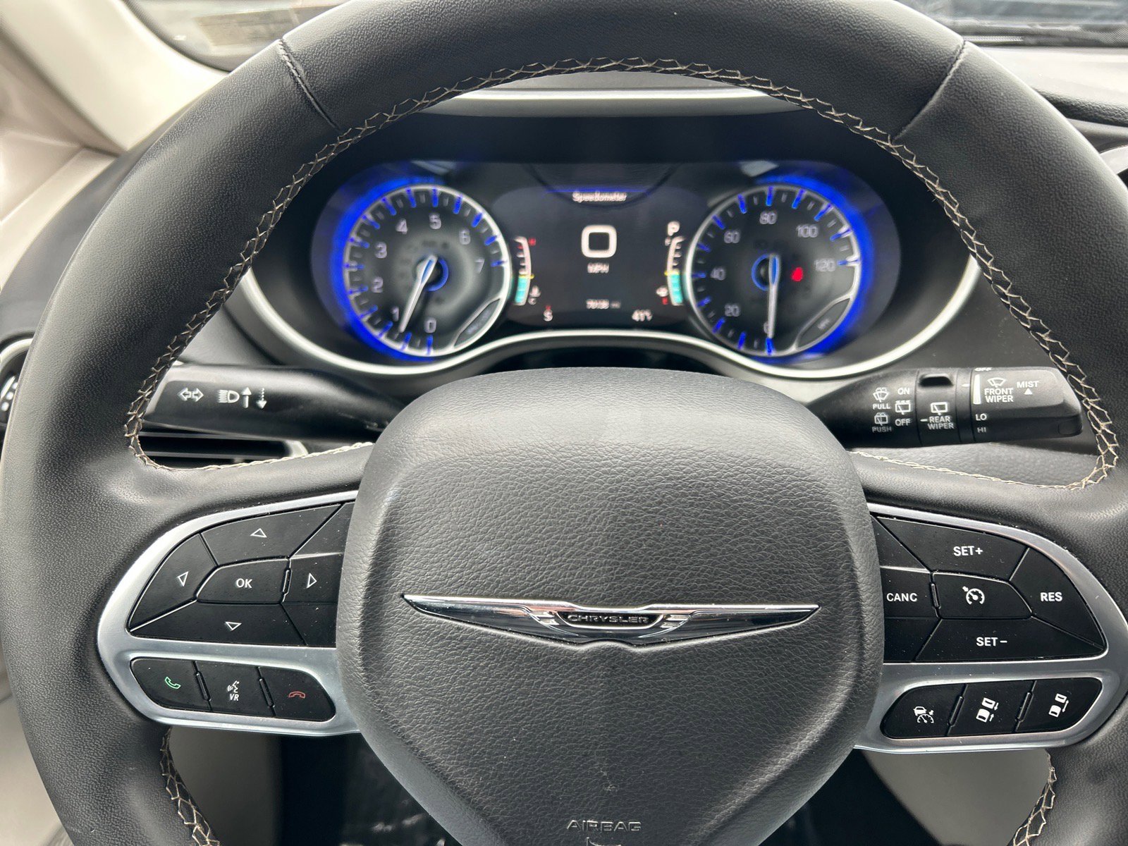 Used 2023 Chrysler Pacifica Touring-L image 24