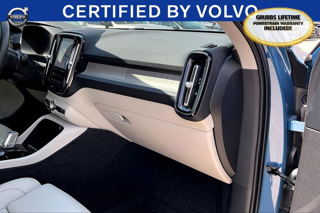 Used 2023 Volvo XC40 B5 Plus w/ Protection Package Premier image 21