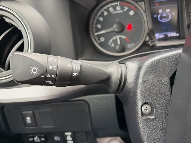 Used 2023 Toyota Tacoma TRD Off-Road w/ TRD Premium Off Road Package image 28