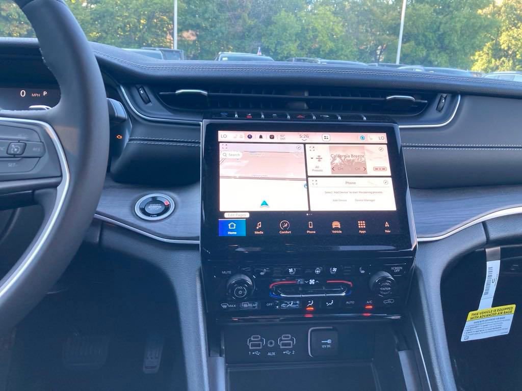 New 2024 Jeep Grand Cherokee Limited 4xe w/ Luxury Tech Group II image 12