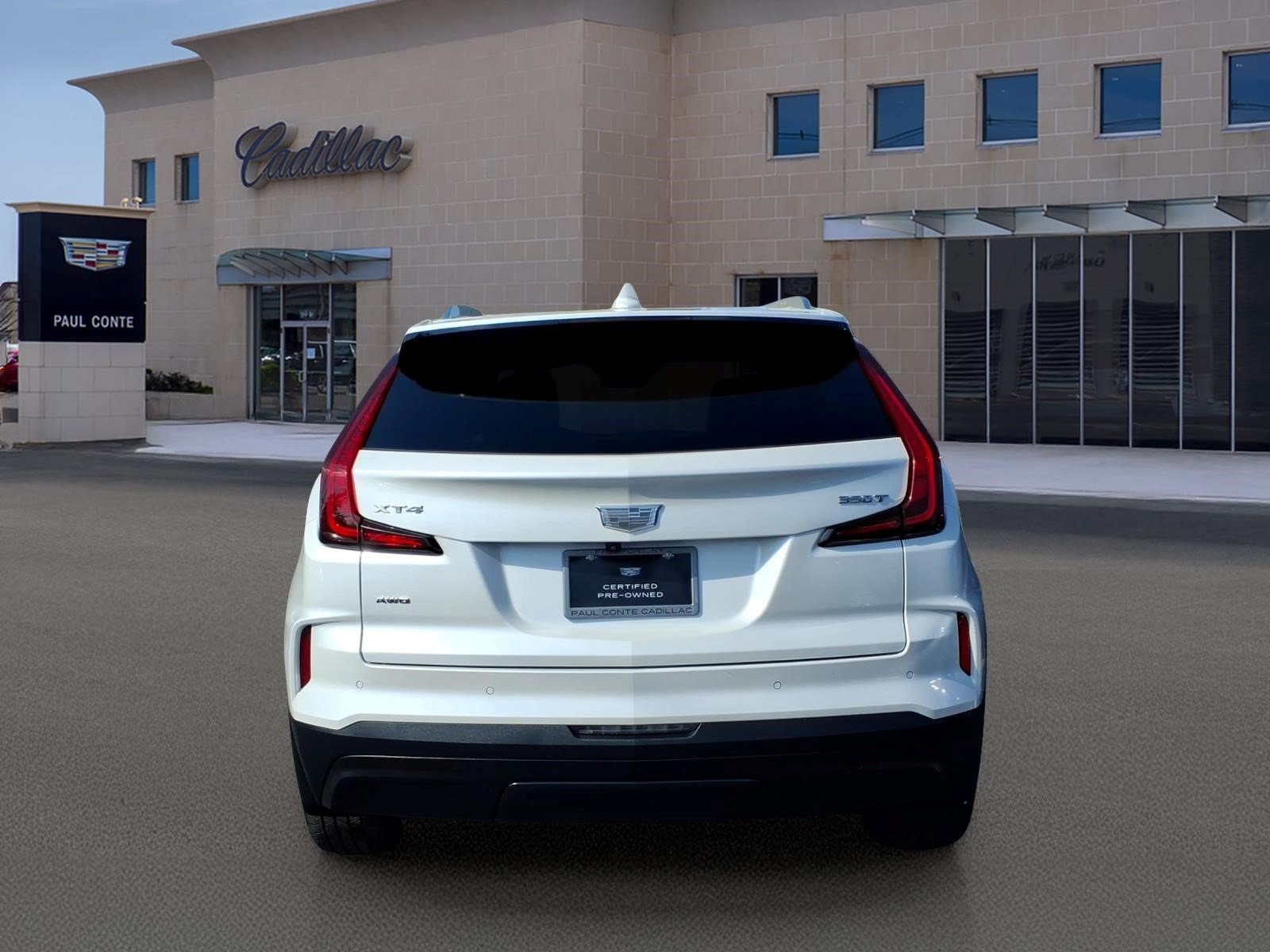 Certified 2024 Cadillac XT4 Luxury w/ Cold Weather Package AWD/4WD image 5