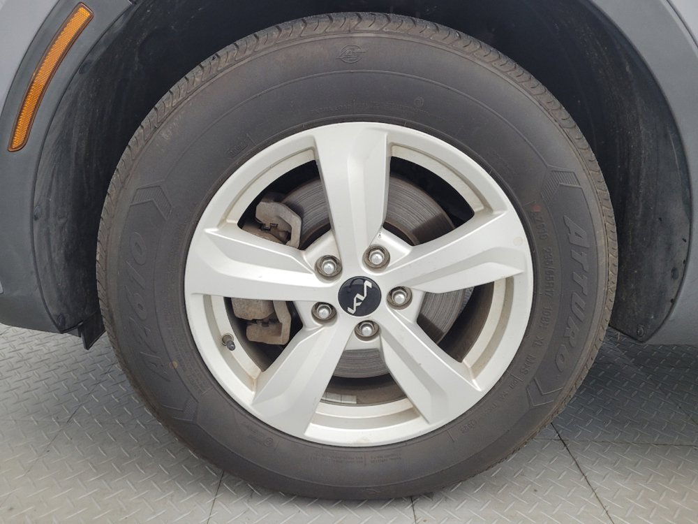 Used 2022 Kia Sorento LX FWD image 31