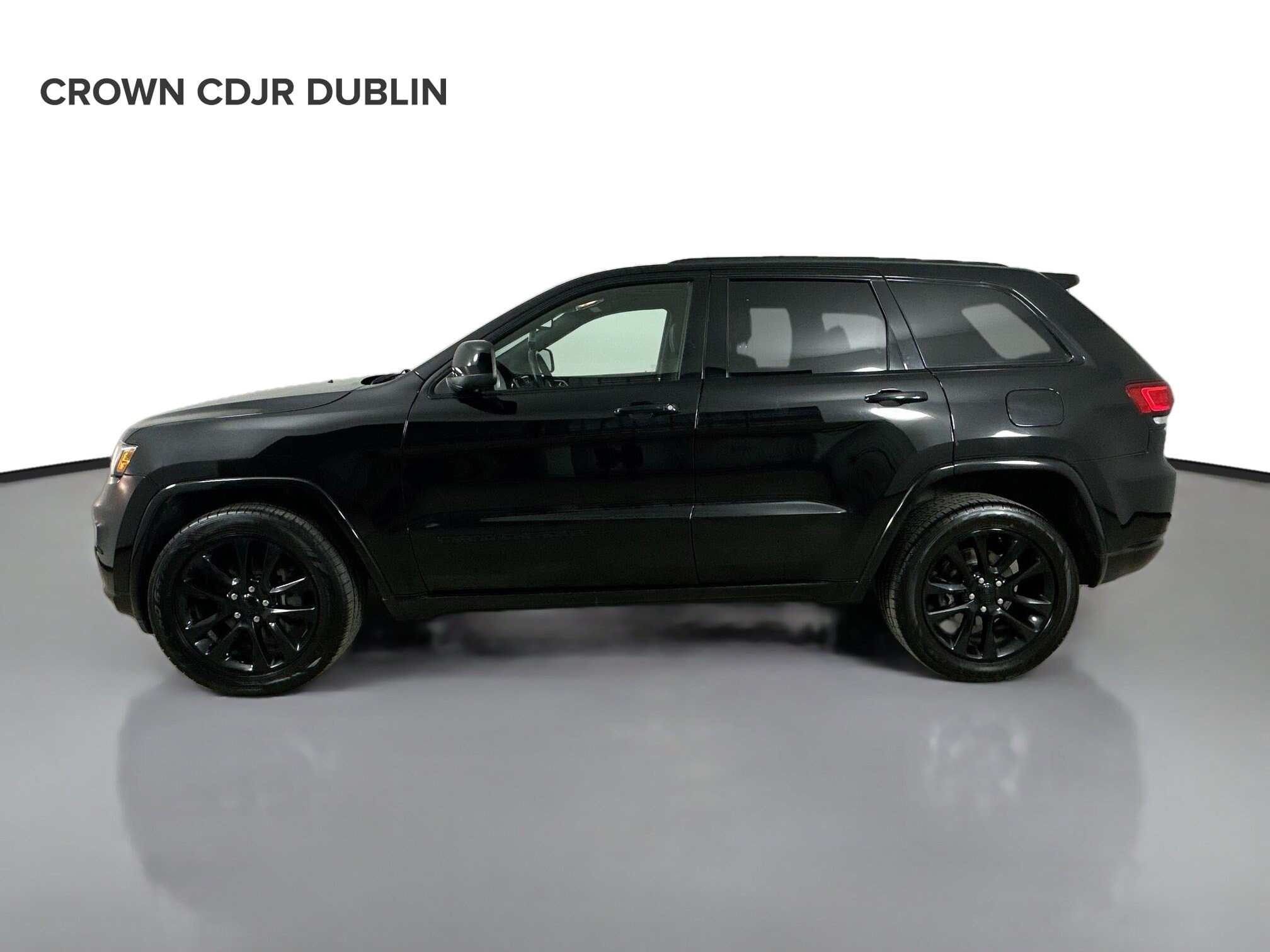 Used 2018 Jeep Grand Cherokee Altitude AWD/4WD image 8
