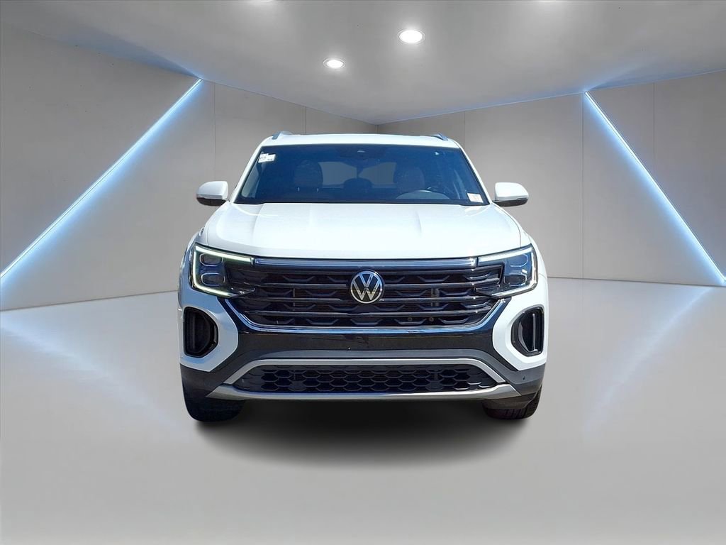 Certified 2025 Volkswagen Atlas Cross Sport SE w/ Panoramic Sunroof Package AWD/4WD image 2