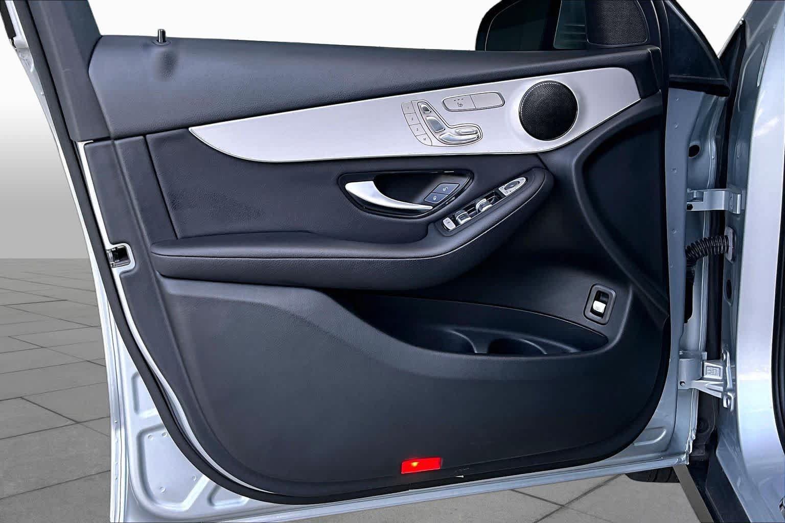 Used 2021 Mercedes-Benz GLC 300 image 19