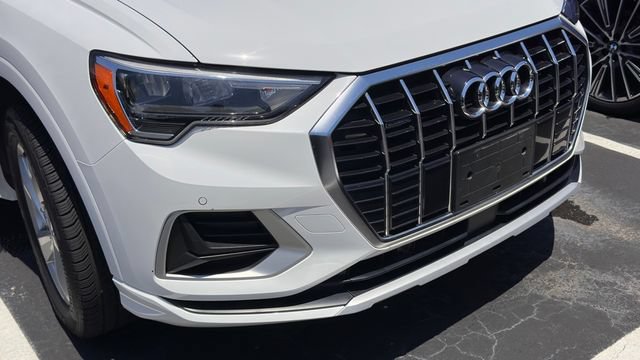 Used 2021 Audi Q3 2.0T Premium AWD/4WD image 2