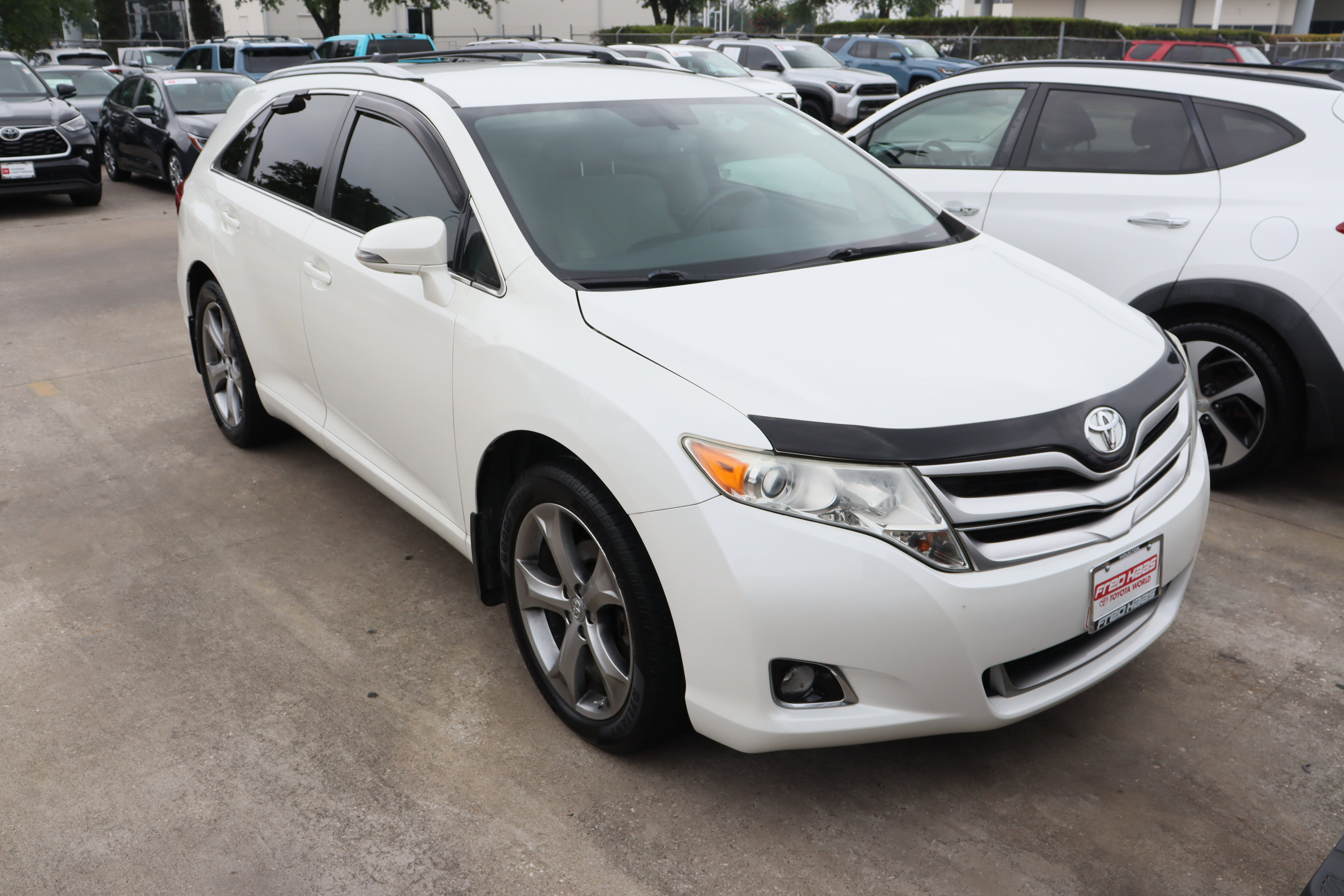 Used 2013 Toyota Venza LE w/ LE Convenience Pkg AWD/4WD image 2