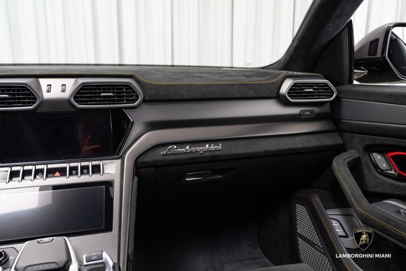Used 2024 Lamborghini Urus Performante image 53