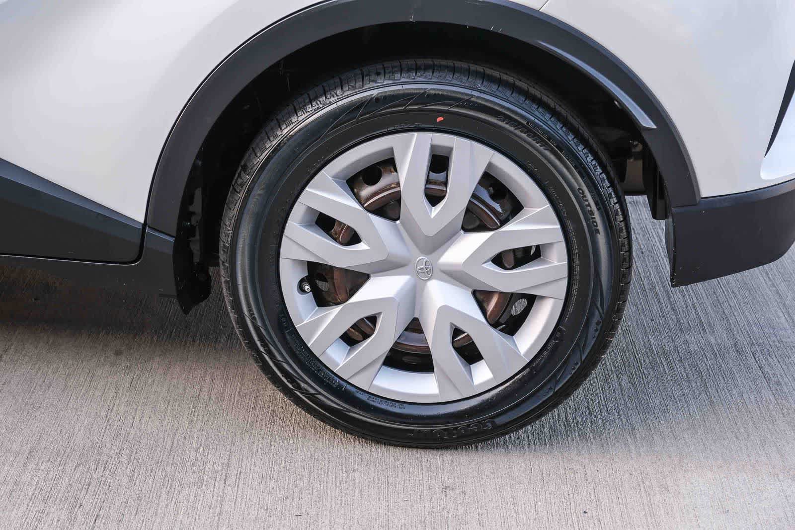 Certified 2021 Toyota C-HR LE FWD image 9