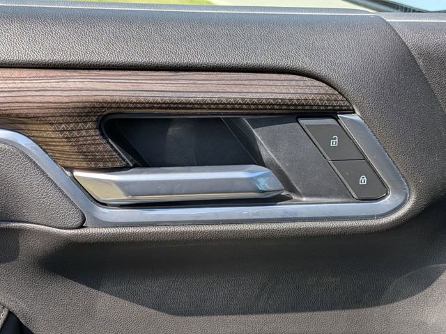 Used 2025 Chevrolet Silverado 1500 LT image 12