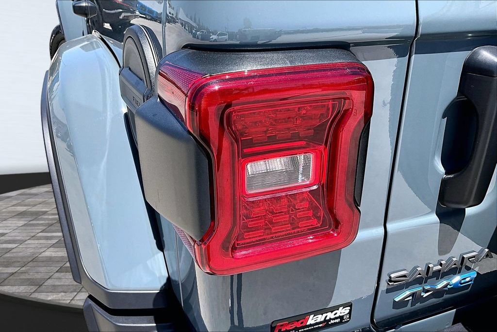 Used 2025 Jeep Wrangler Unlimited Sahara AWD/4WD image 34