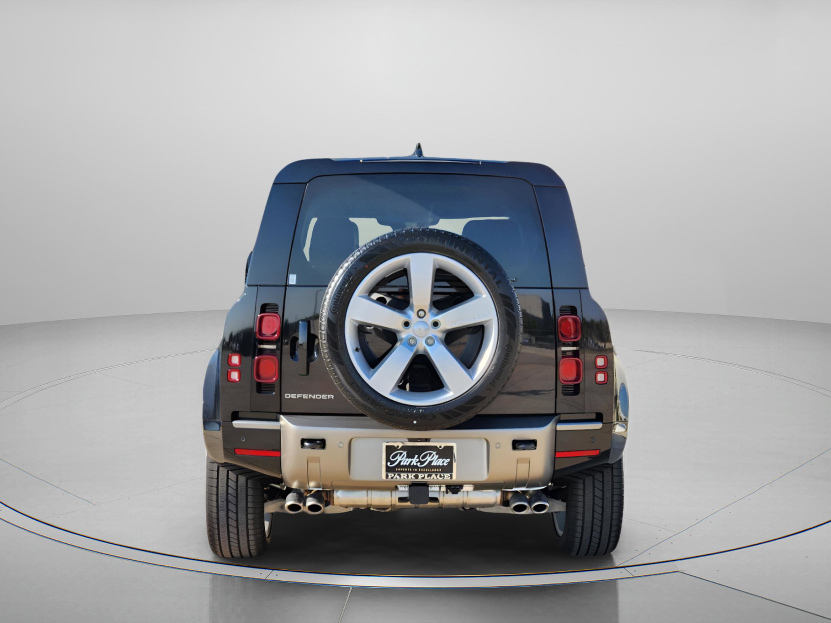 New 2025 Land Rover Defender 110 X-Dynamic SE AWD/4WD image 4