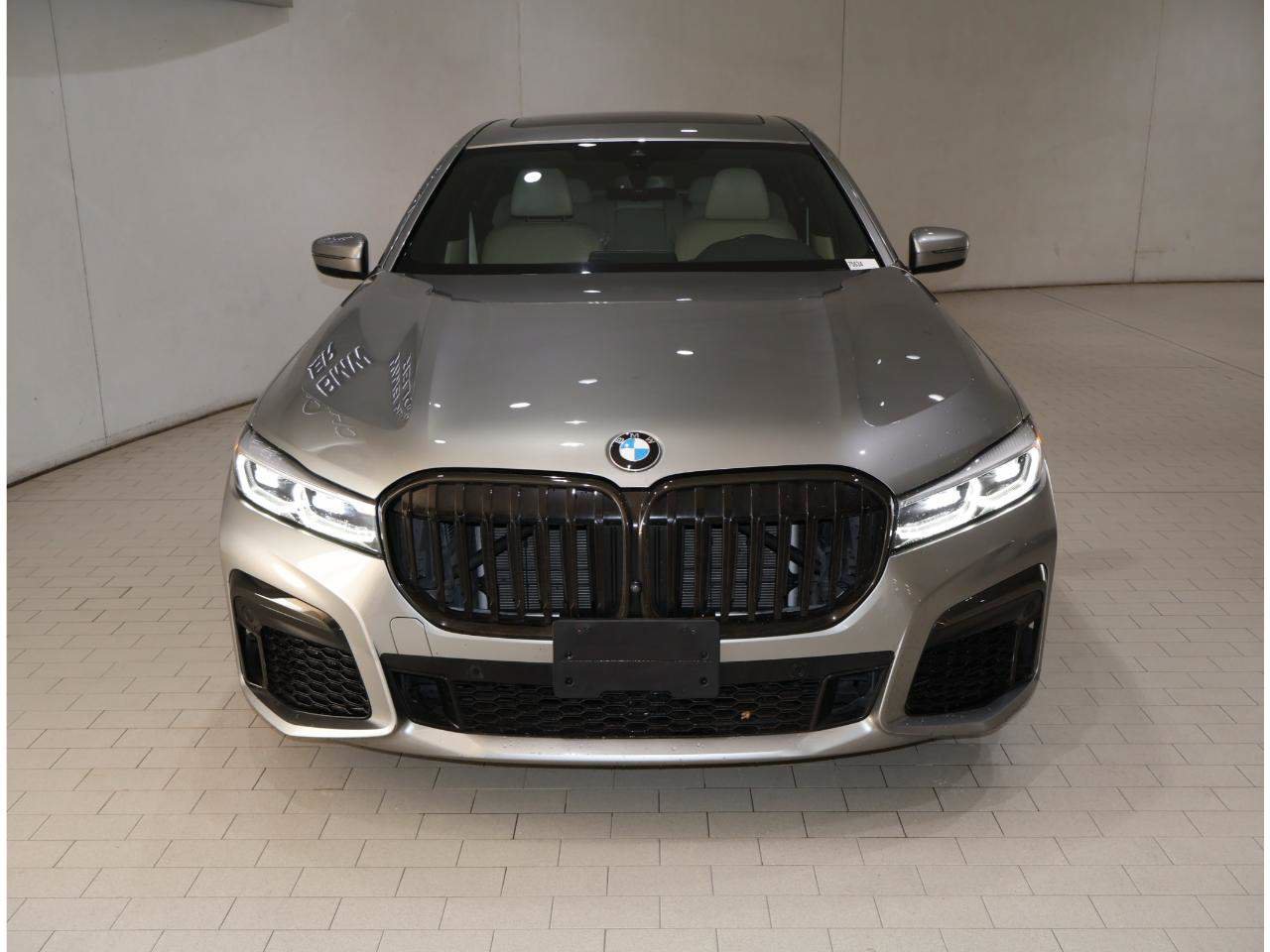 Certified 2021 BMW 740i w/ M Sport Package RWD image 9