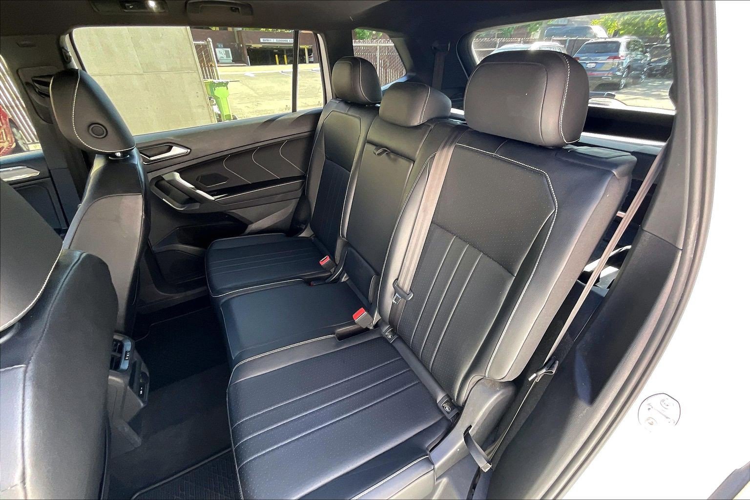Certified 2022 Volkswagen Tiguan SE R-Line FWD image 25
