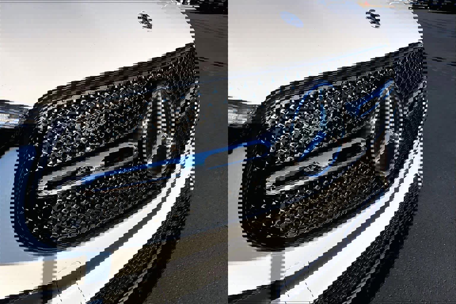 Used 2025 Mercedes-Benz GLC 300 4MATIC image 29