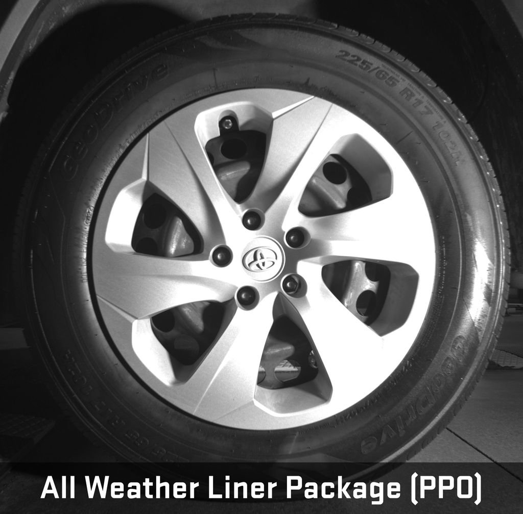 Used 2019 Toyota RAV4 LE w/ All Weather Liner Package AWD/4WD image 10