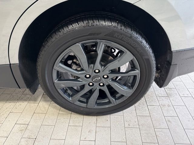 Used 2023 Chevrolet Equinox RS w/ LPO, Cargo Package image 32