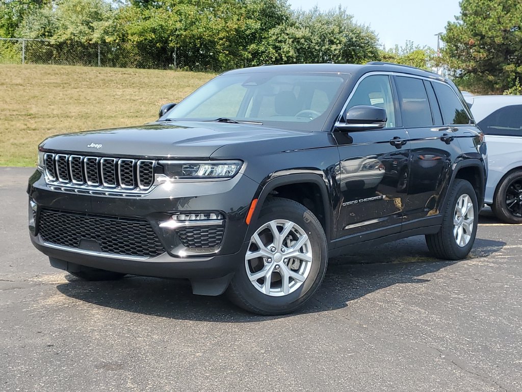 Used 2023 Jeep Grand Cherokee Limited AWD/4WD image 36
