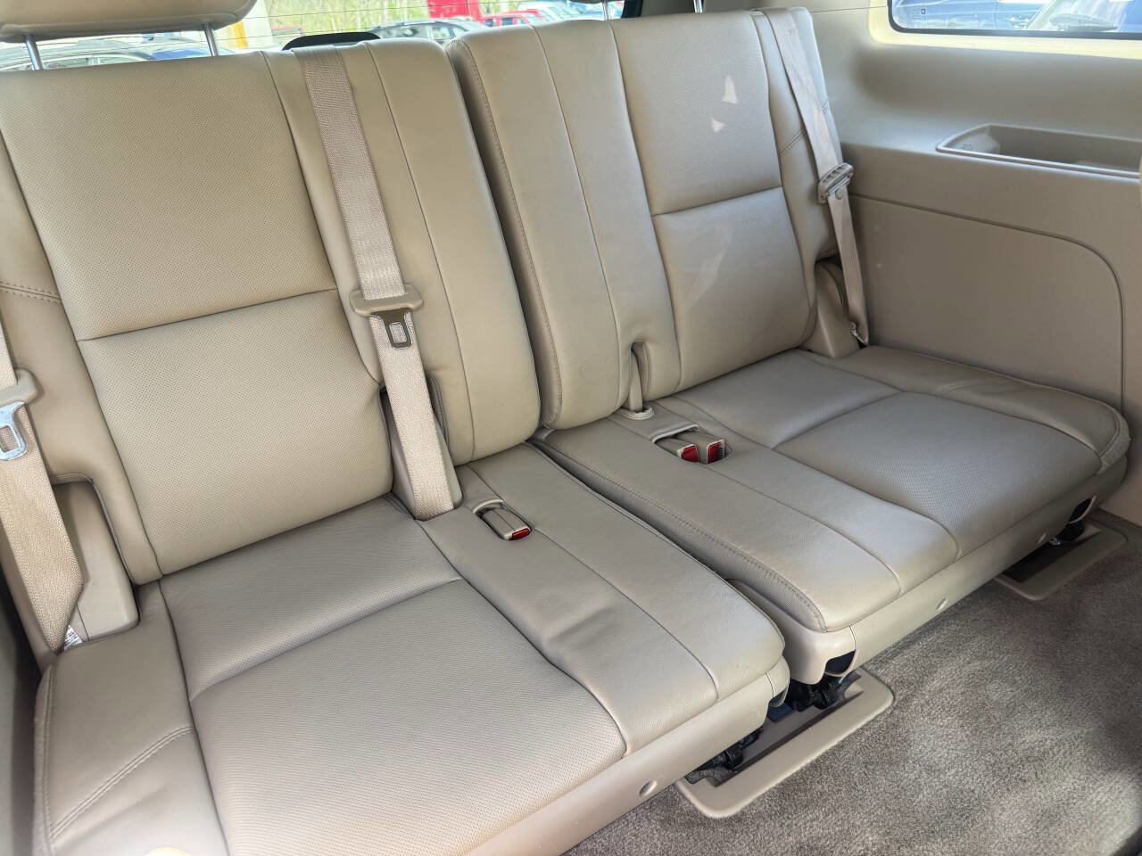 Used 2010 Chevrolet Tahoe LTZ AWD/4WD image 17