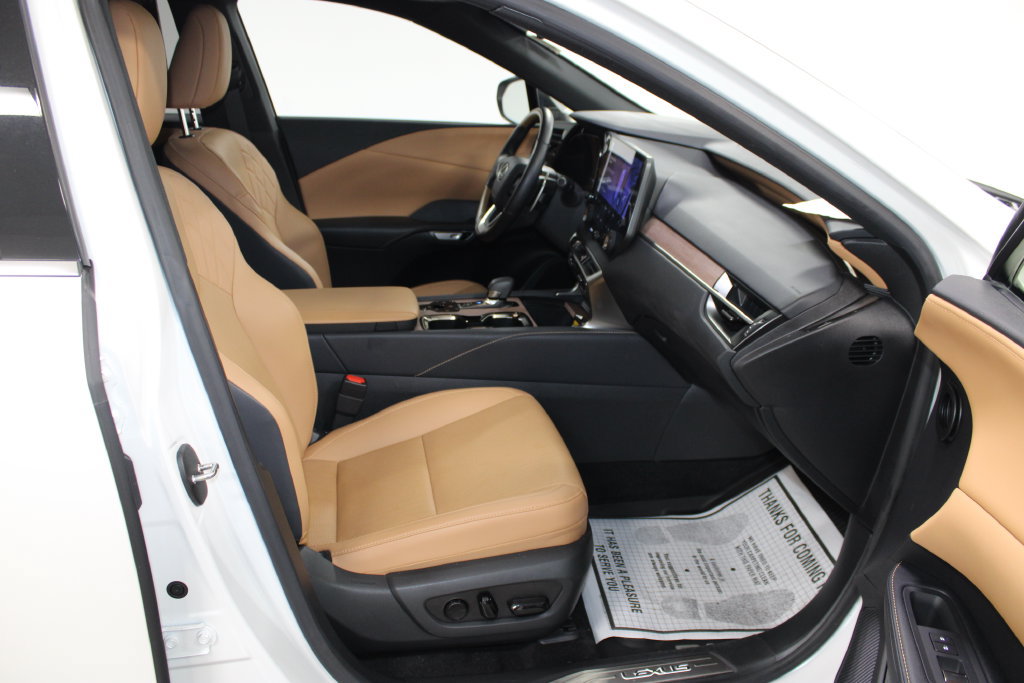 Used 2025 Lexus RX 350 Premium w/ Accessory Package (Z1) FWD image 27