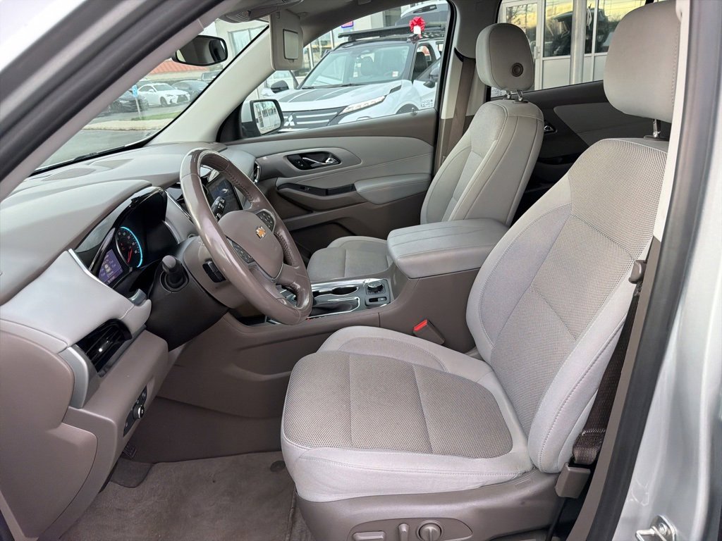 Used 2021 Chevrolet Traverse LT w/ LPO, Cargo Package image 8