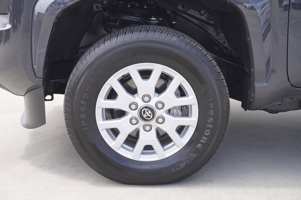 Used 2025 Toyota Tacoma SR5 AWD/4WD image 19