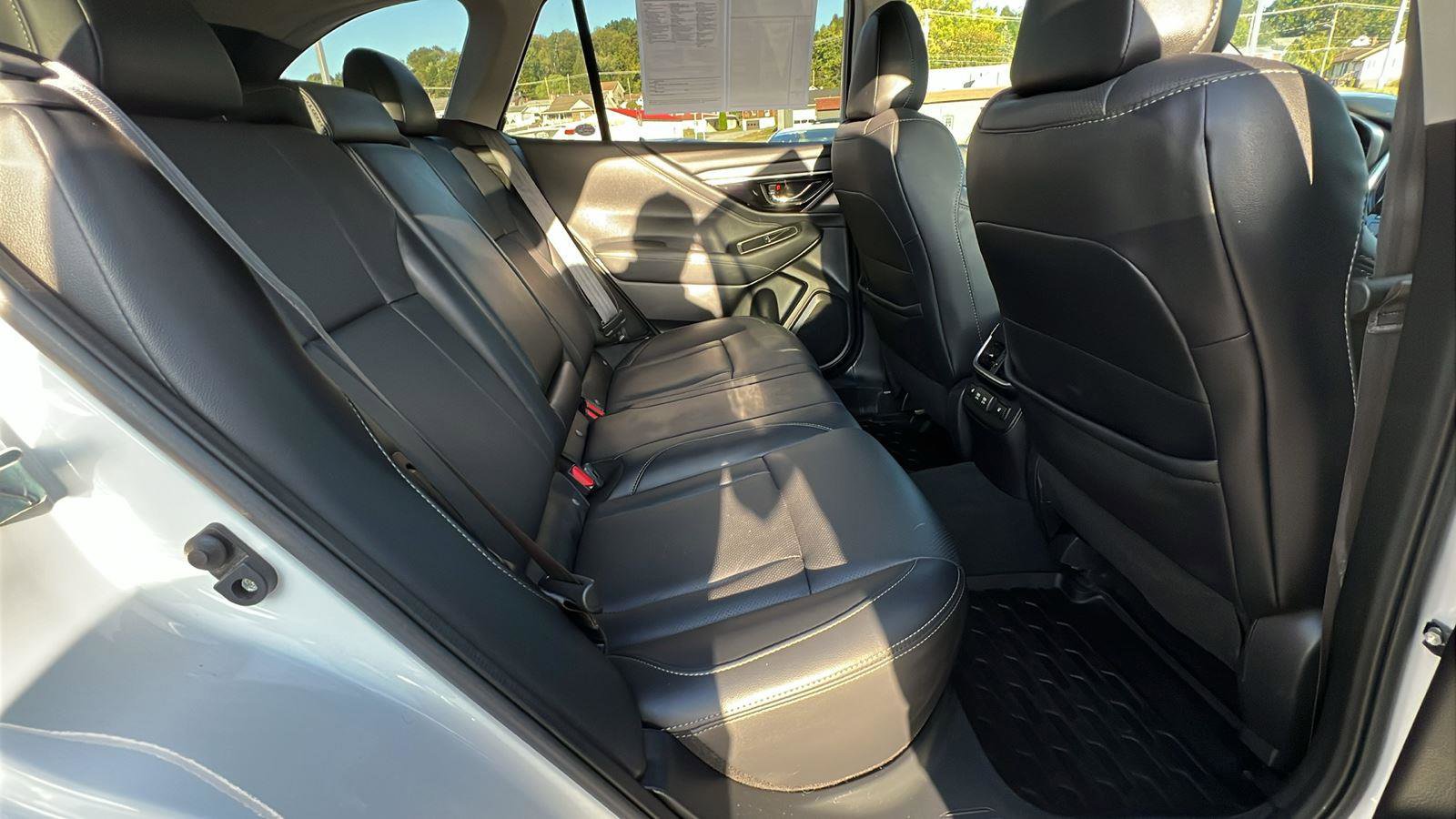 Used 2022 Subaru Outback Limited image 15