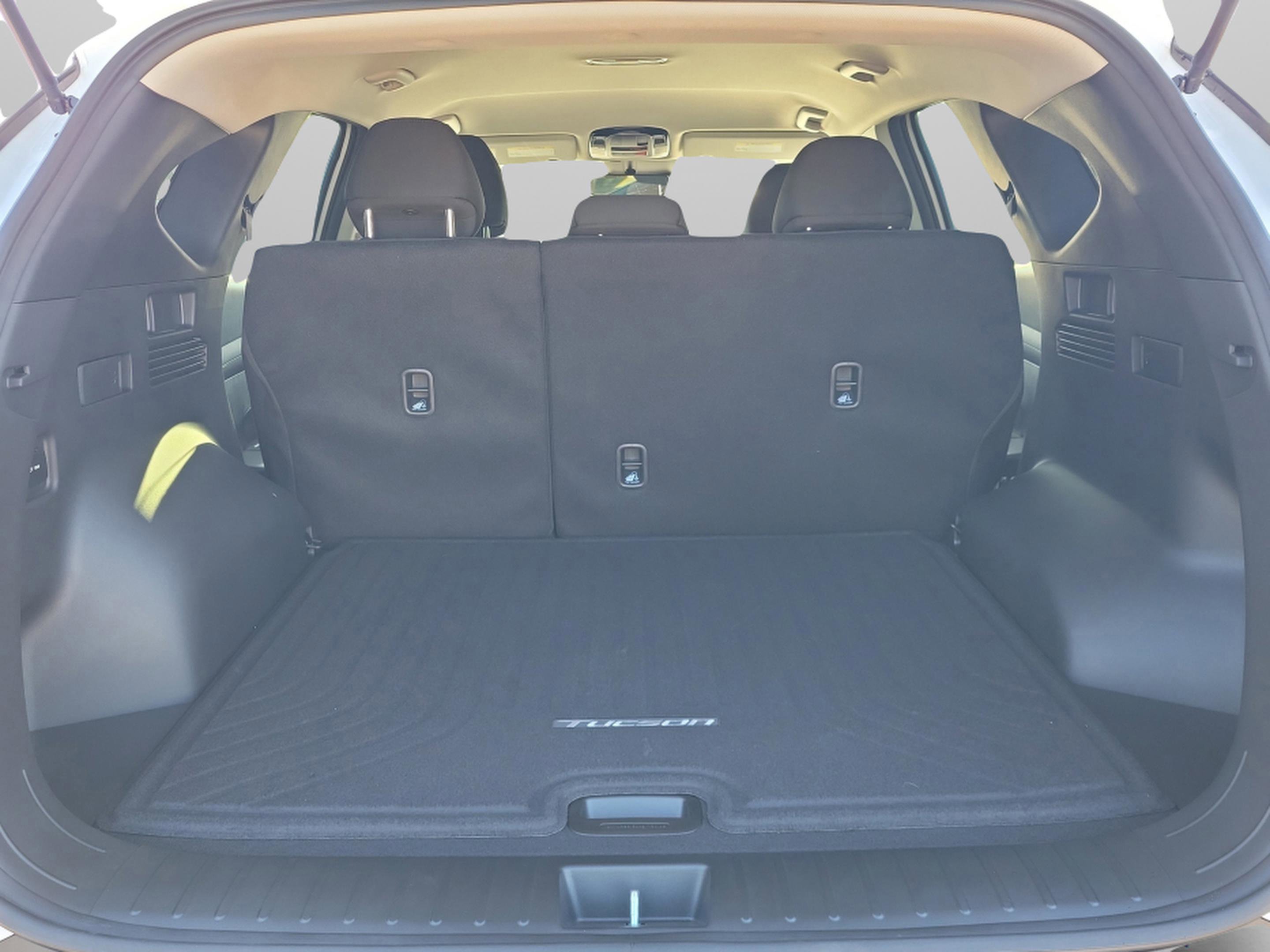 New 2026 Hyundai Tucson Blue SE image 28