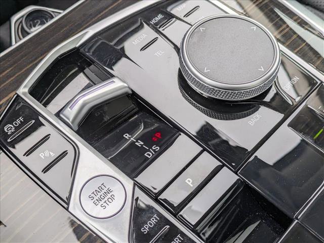 Used 2024 BMW X7 xDrive40i w/ Premium Package image 12