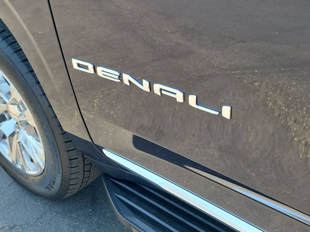 Used 2023 GMC Yukon Denali AWD/4WD image 32