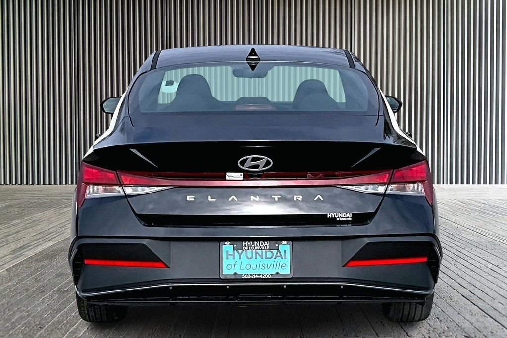 New 2026 Hyundai Elantra Sport image 4
