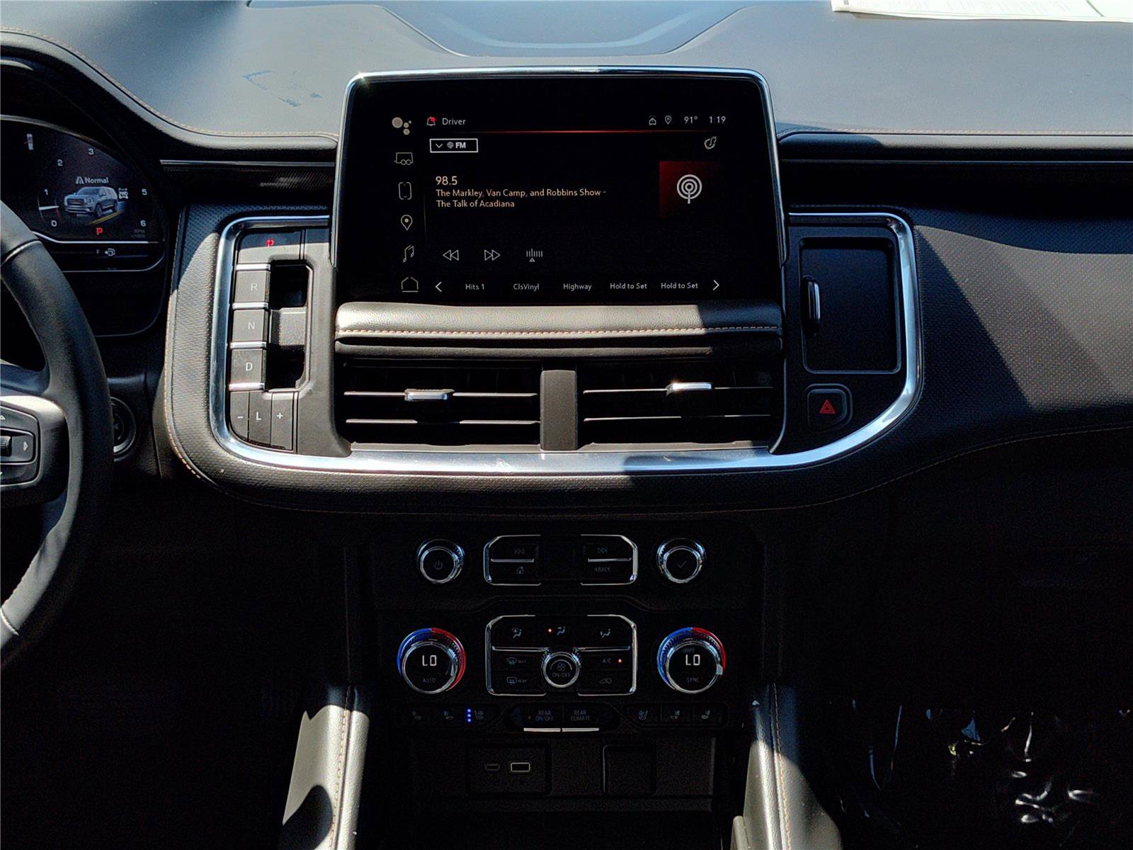 Used 2024 GMC Yukon AT4 w/ Technology Package image 21