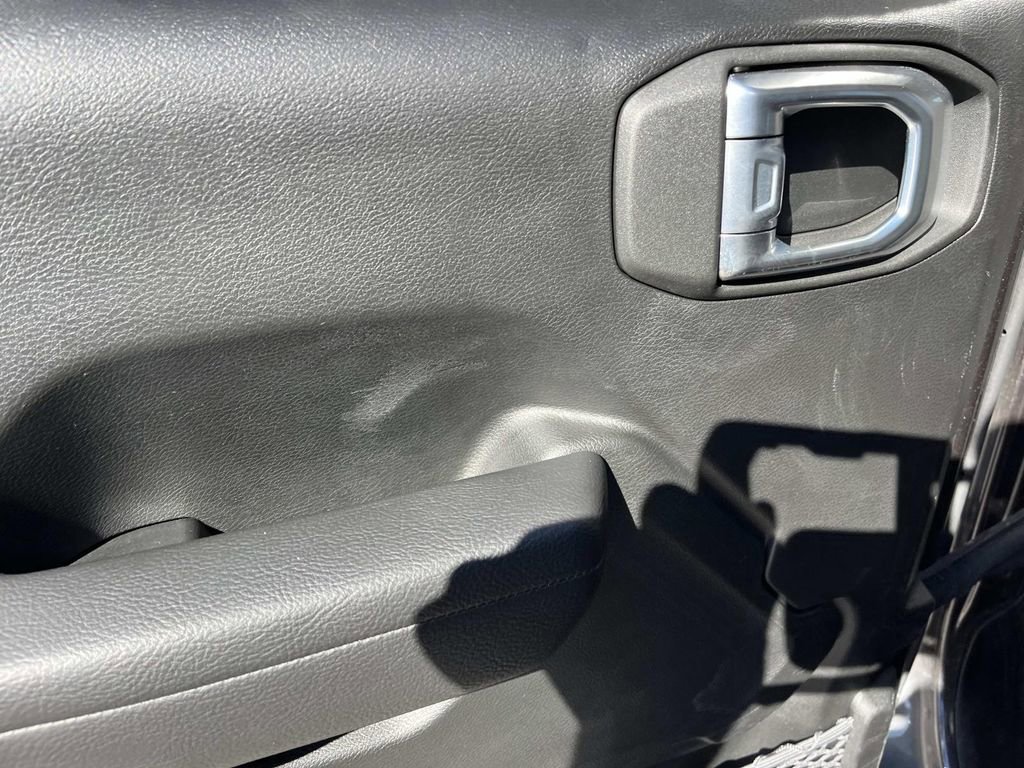 Used 2023 Jeep Wrangler Sport S image 16