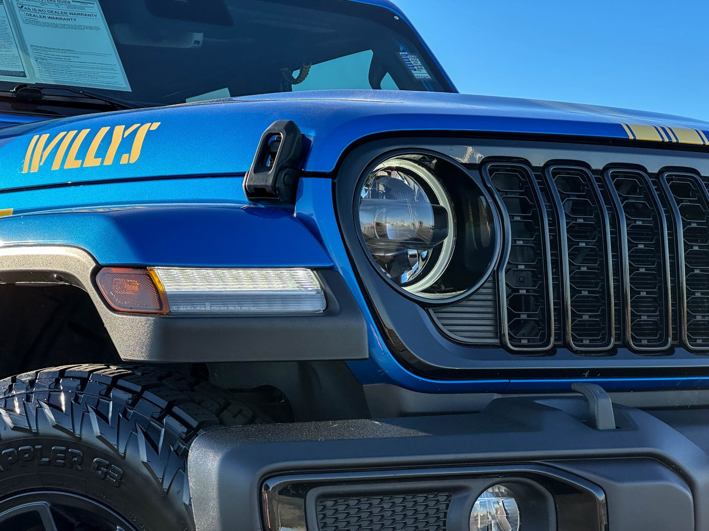 Used 2024 Jeep Gladiator Sport AWD/4WD image 4