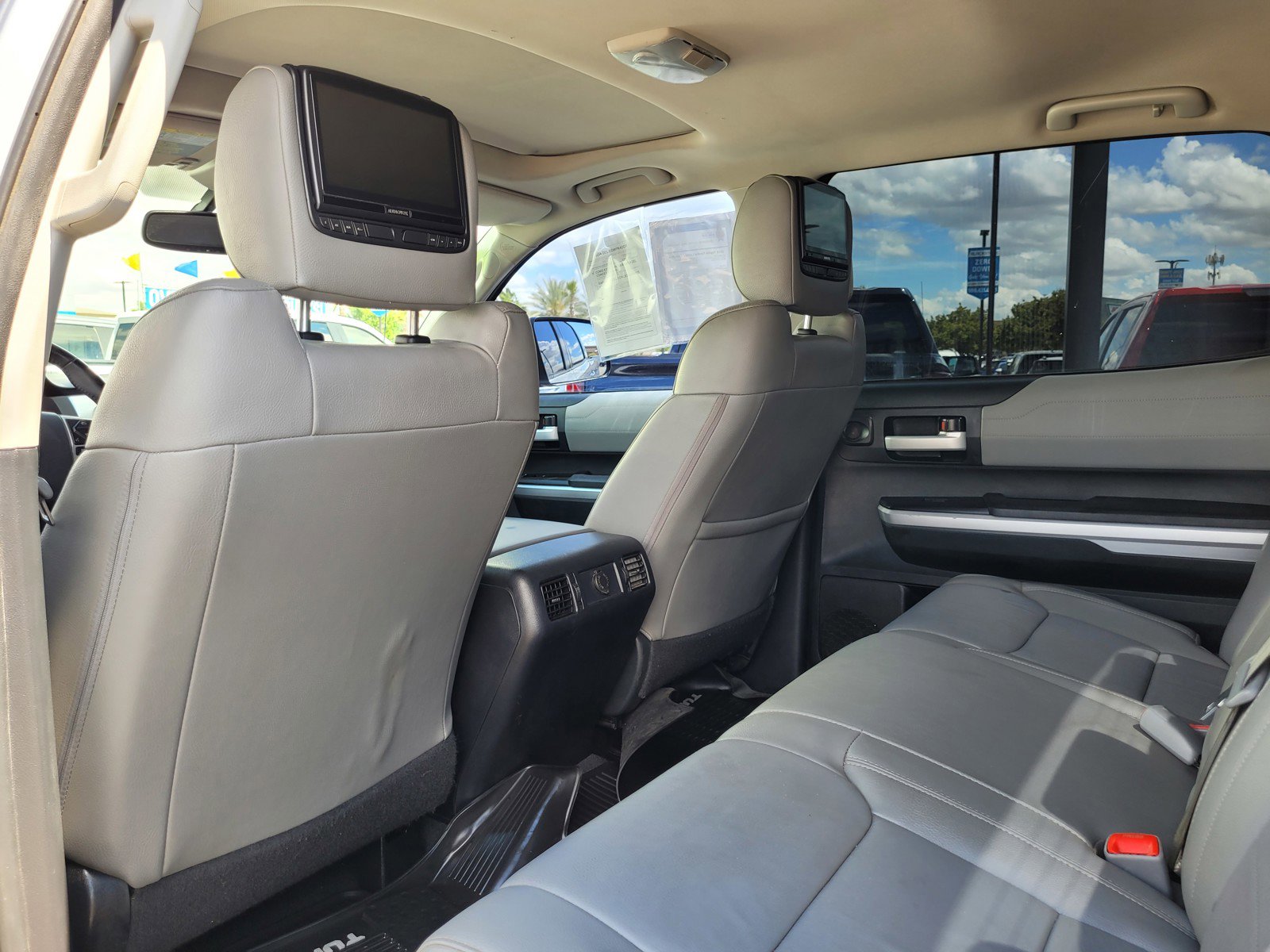 Used 2016 Toyota Tundra Limited w/ Limited Premium Package image 13